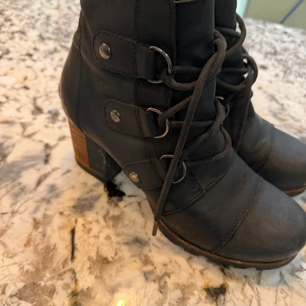 Sorel‎ Danica Lace Black Leather Ankle Boots NL2360-010 Womens 7.5